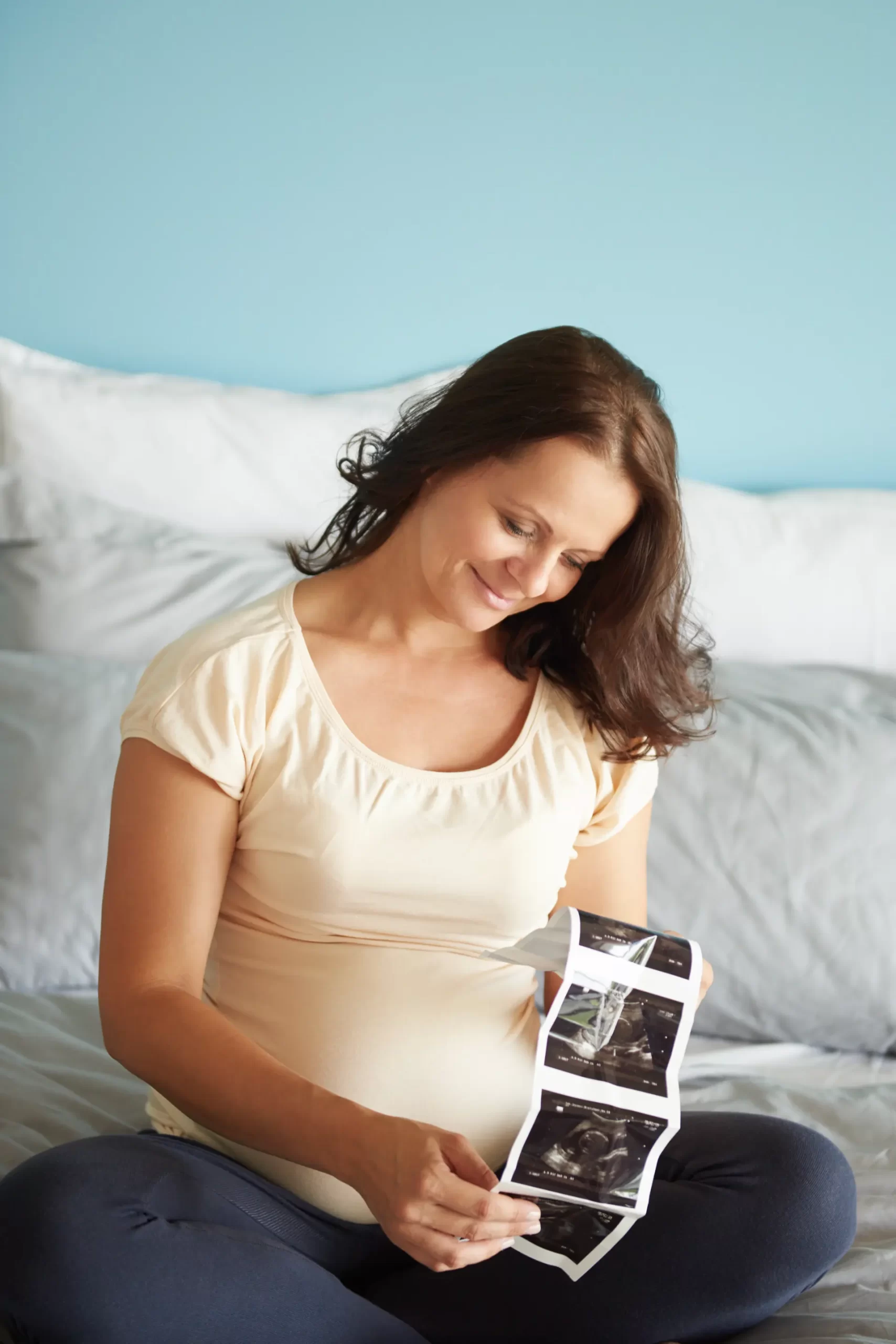 excited-mother-while-watching-ultrasound