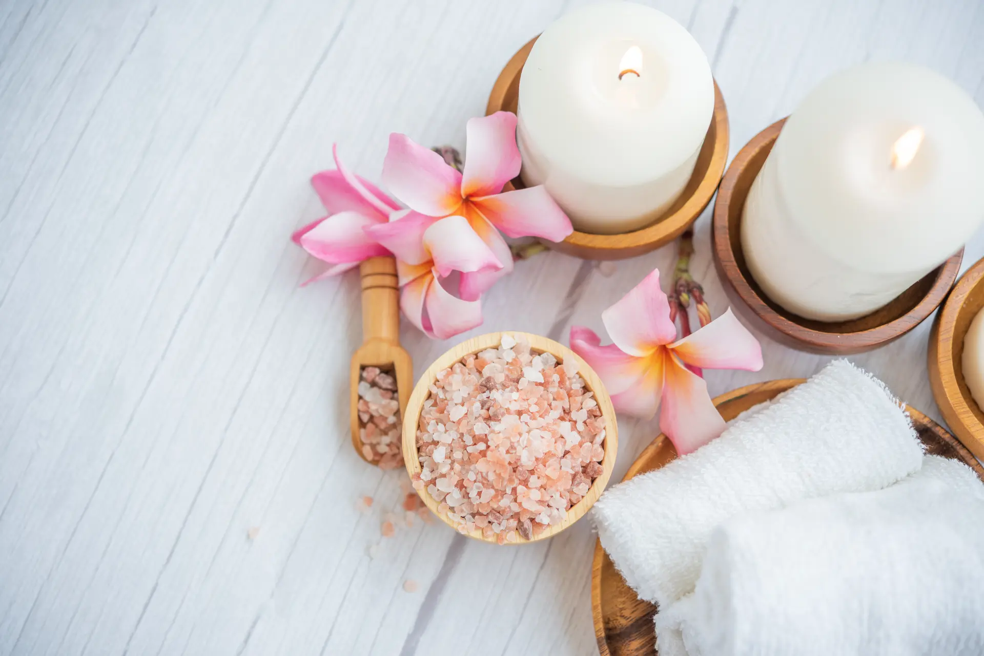 natural-relaxing-spa-composition-massage-table-wellness-center